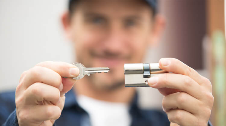What to Look For When Hiring a Local Locksmith